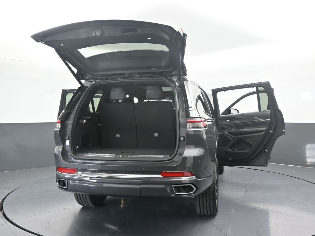 Used 2024 Baltic Gray Metallic Clearcoat Jeep Overland image 79