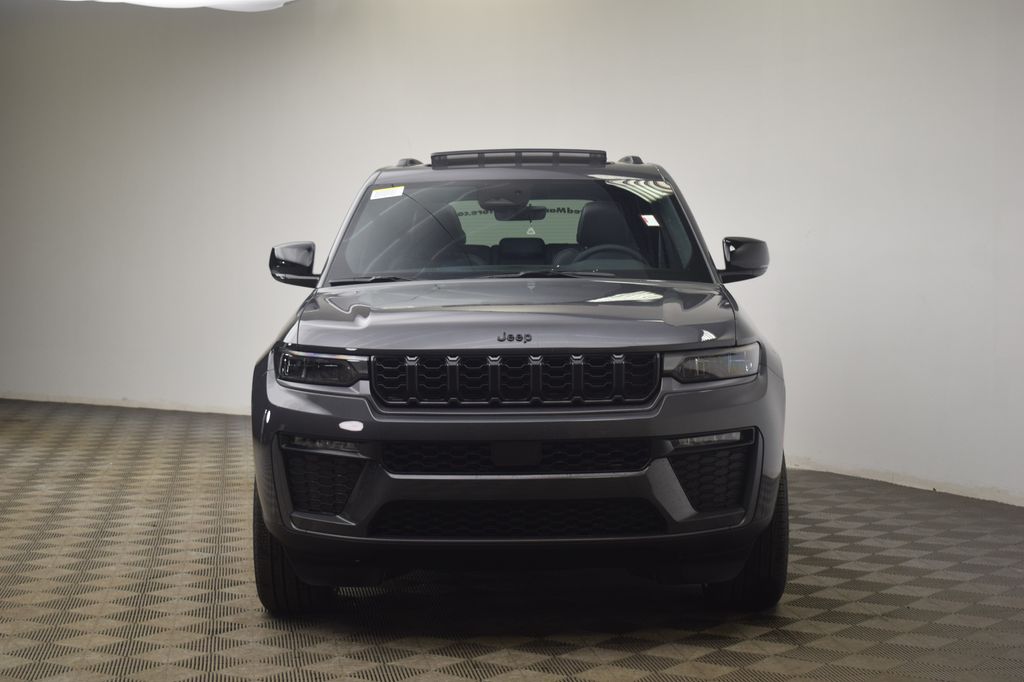 new 2026 Jeep Grand Cherokee car, priced at $41,920