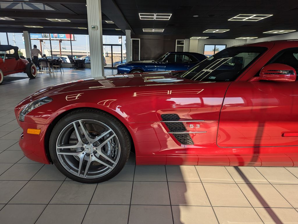 2011 Mercedes-Benz SLS AMG Base 5