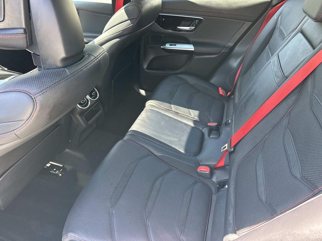 Thumbnail: 2025 Mercedes-Benz GLC - 27