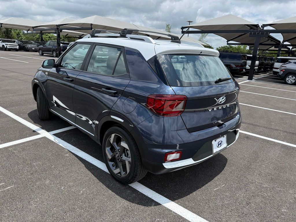 Thumbnail: 2023 Hyundai Venue - 7