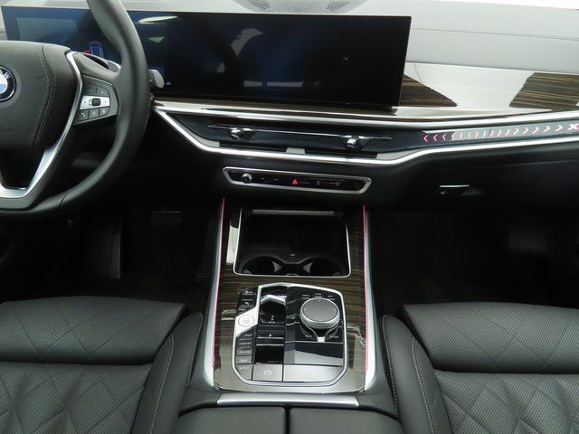 Thumbnail: 2025 BMW X5 - 13