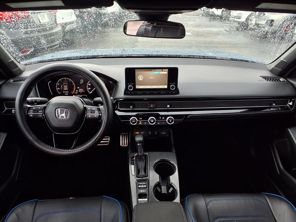 View vehicle photo 3
