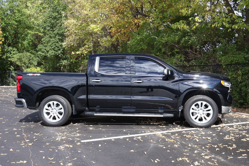 Thumbnail: 2022 Chevrolet Silverado 1500 - 11