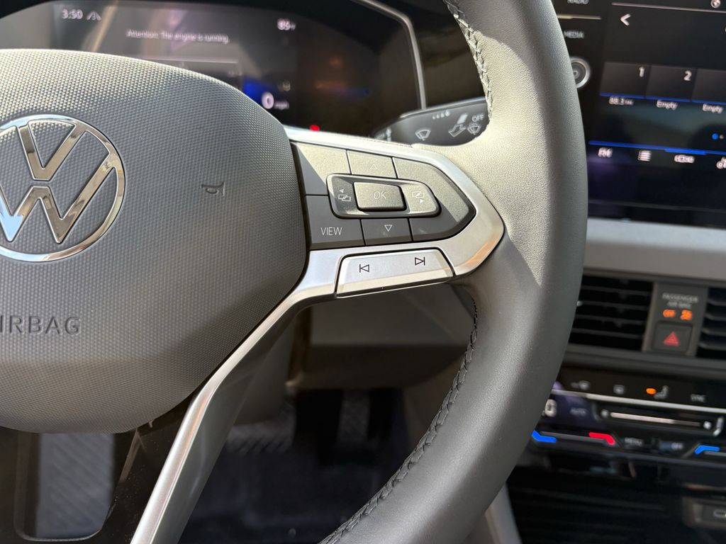 New 2026 Deep Black Volkswagen 1.5T SE image 15