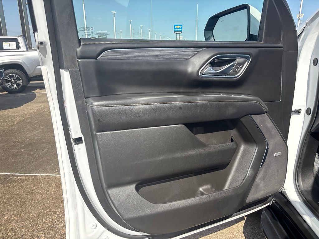 2024 GMC Yukon SLT White at Classic Elite Chevrolet Hwy 6
