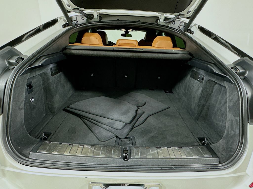 Thumbnail: 2022 BMW X6 - 27