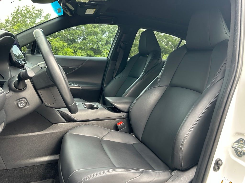 Thumbnail: 2024 Toyota Venza - 15
