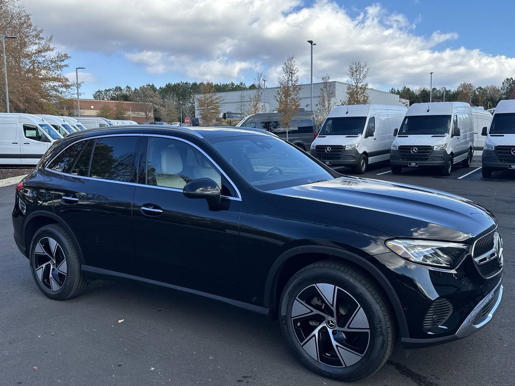 2024 Mercedes-Benz GLC GLC 300 2