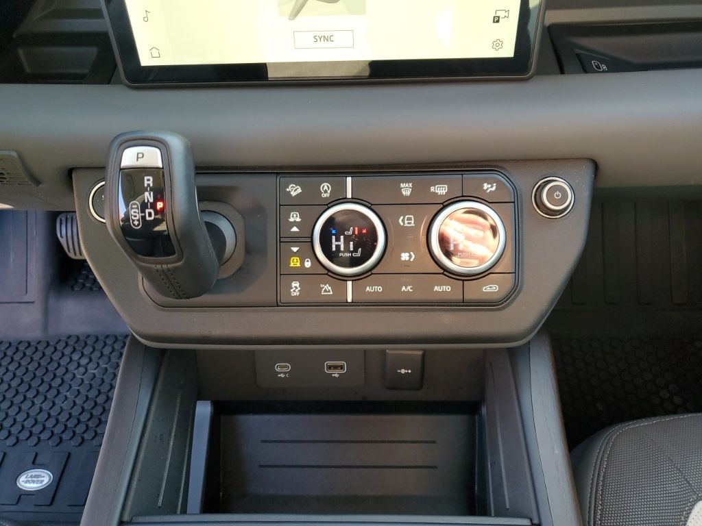 Used Car 2024 Land Rover Defender 110  X-dynamic Se For Sale Under $70,000 In Austin, Texas