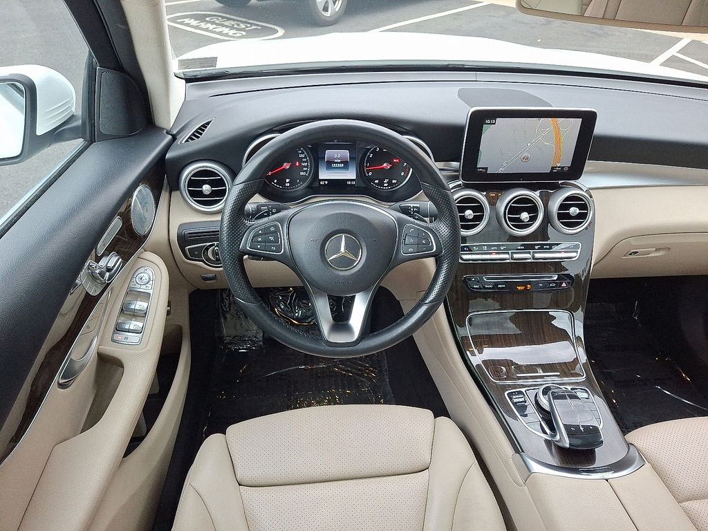 Thumbnail: 2017 Mercedes-Benz GLC - 11