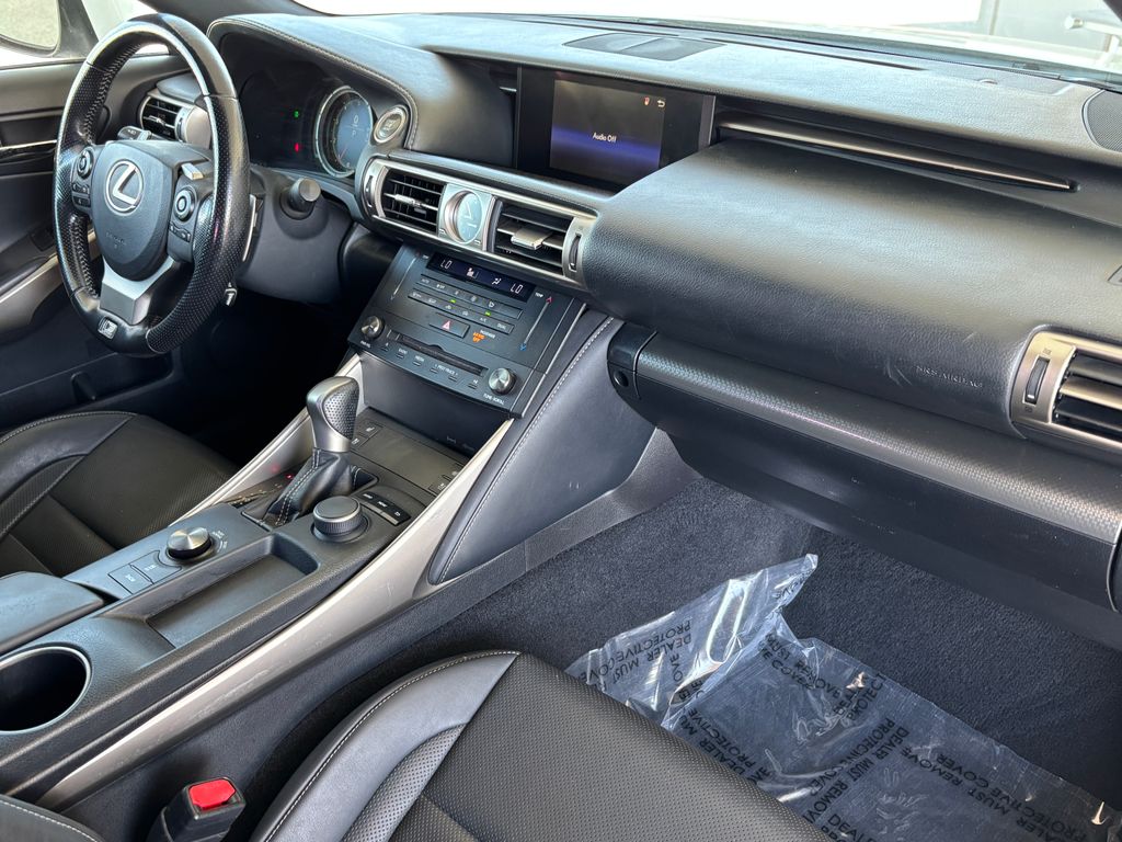 Thumbnail: 2016 Lexus IS - 21