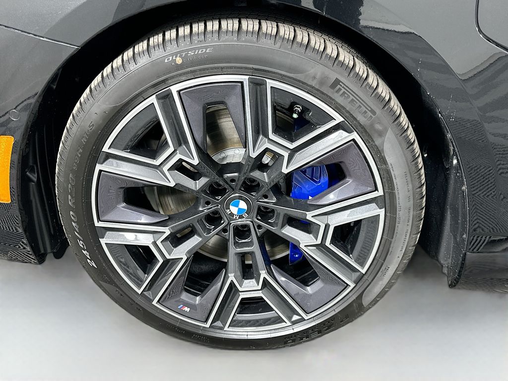 Thumbnail: 2027 BMW 5 Series - 23