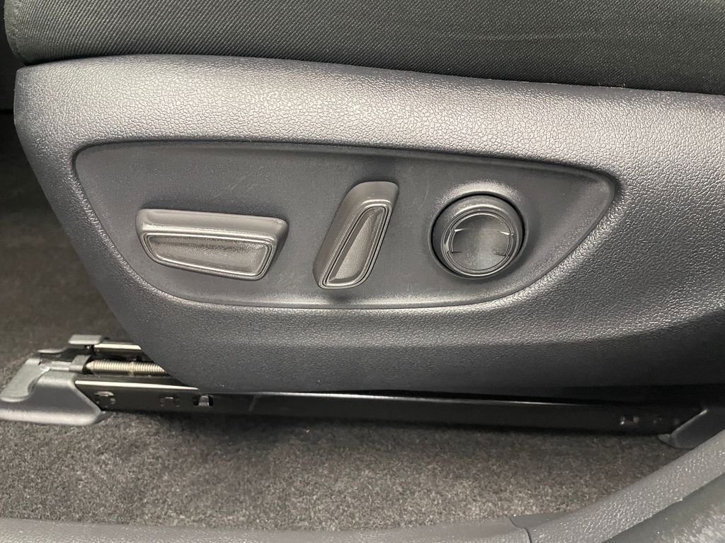 Thumbnail: 2025 Toyota RAV4 - 14