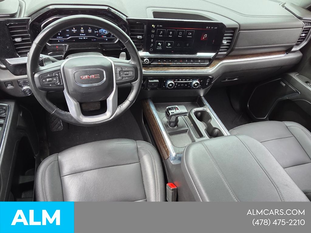 Used 2024 White GMC Elevation image 13