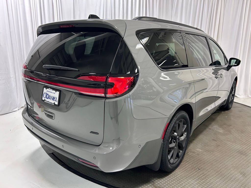 used 2023 Chrysler Pacifica car, priced at $34,450