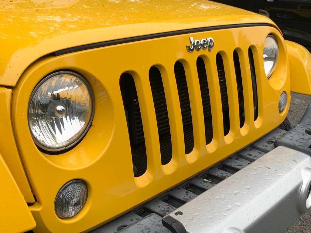 Thumbnail: 2015 Jeep Wrangler - 12