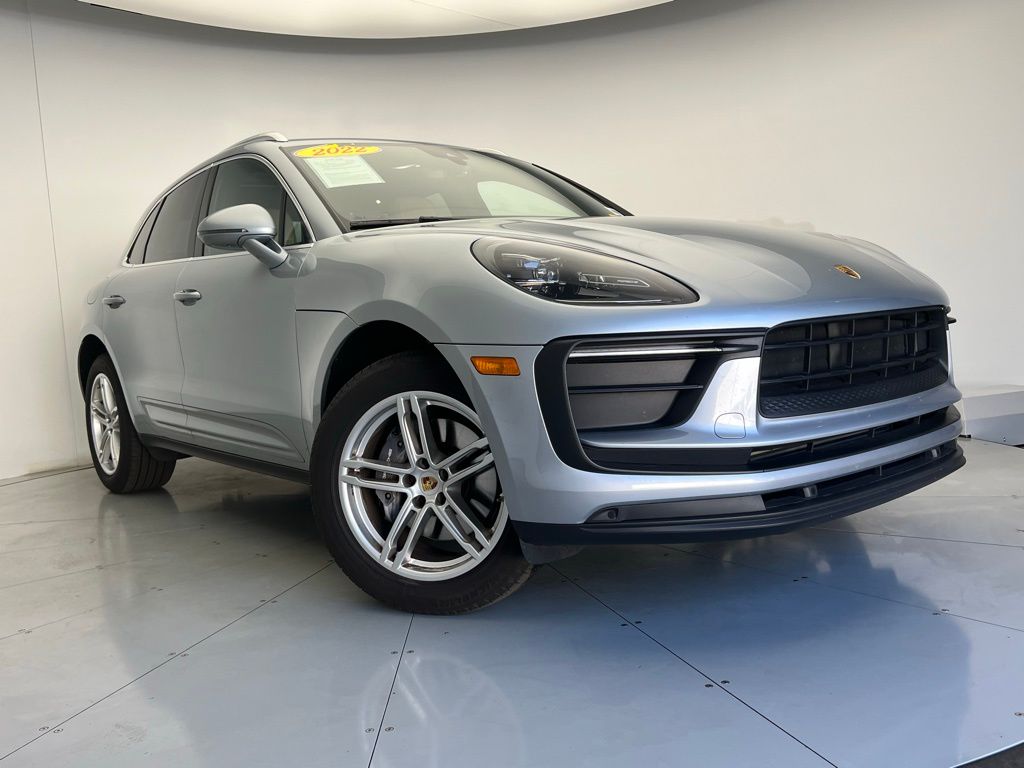 Thumbnail: 2022 Porsche Macan - 24