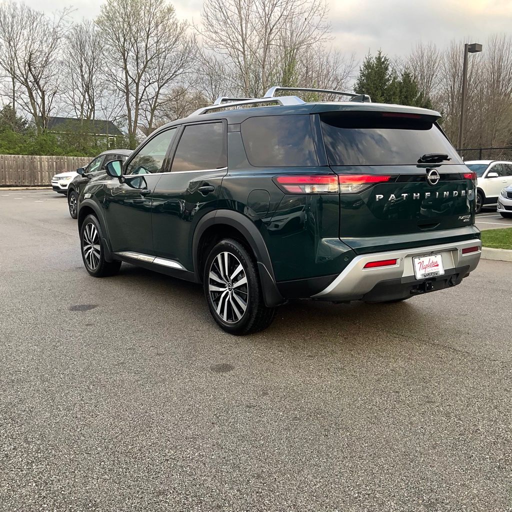 View vehicle photo 5