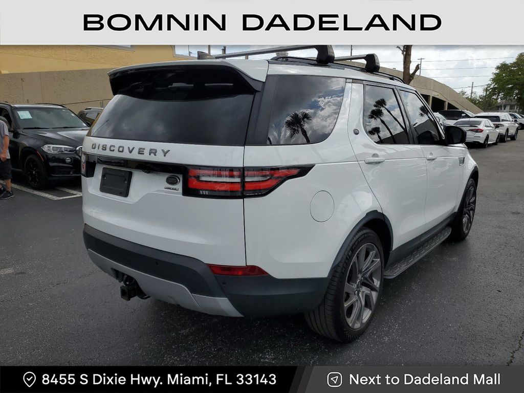 2018 Land Rover Discovery HSE photo