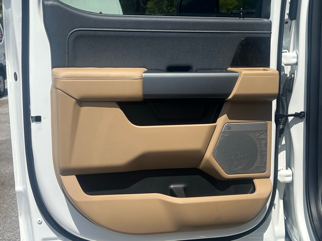 2025 Ford F-250SD Lariat White at Walterboro Ford