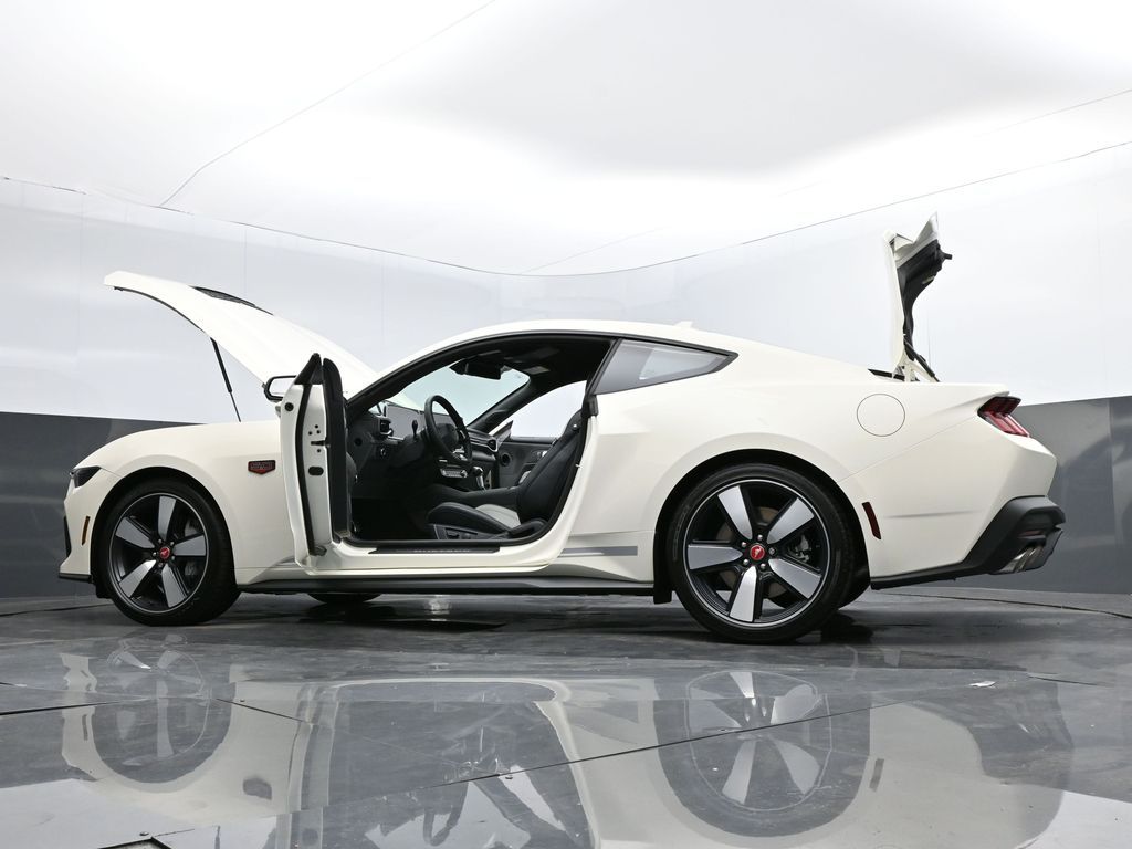 2025 Ford Mustang GT Premium Fastback