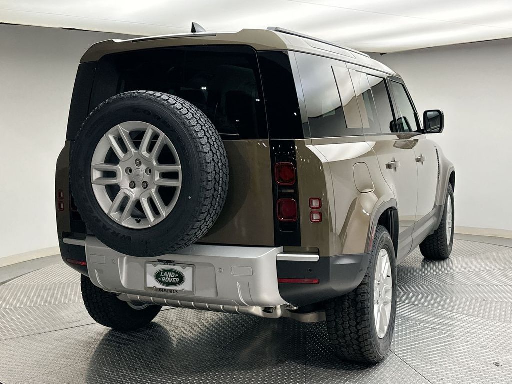 Thumbnail: 2025 Land Rover Defender - 3