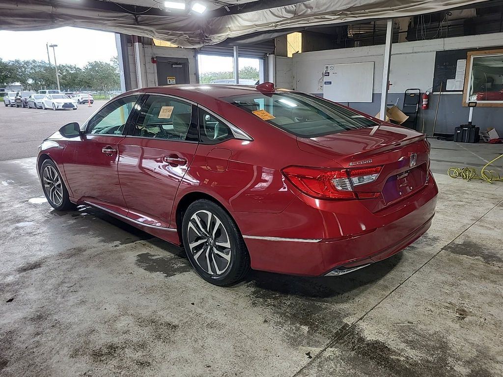Used 2019 Red Honda Touring image 4