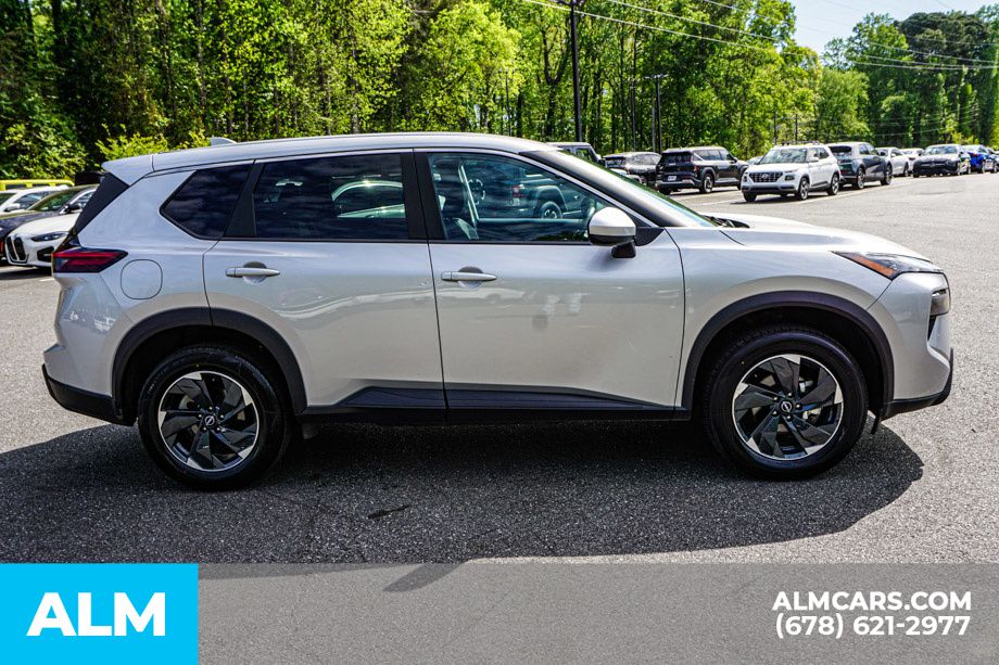 Used 2025 Silver Nissan SV image 9