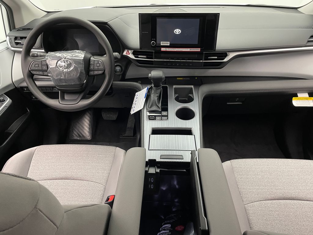 Thumbnail: 2025 Toyota Sienna - 19