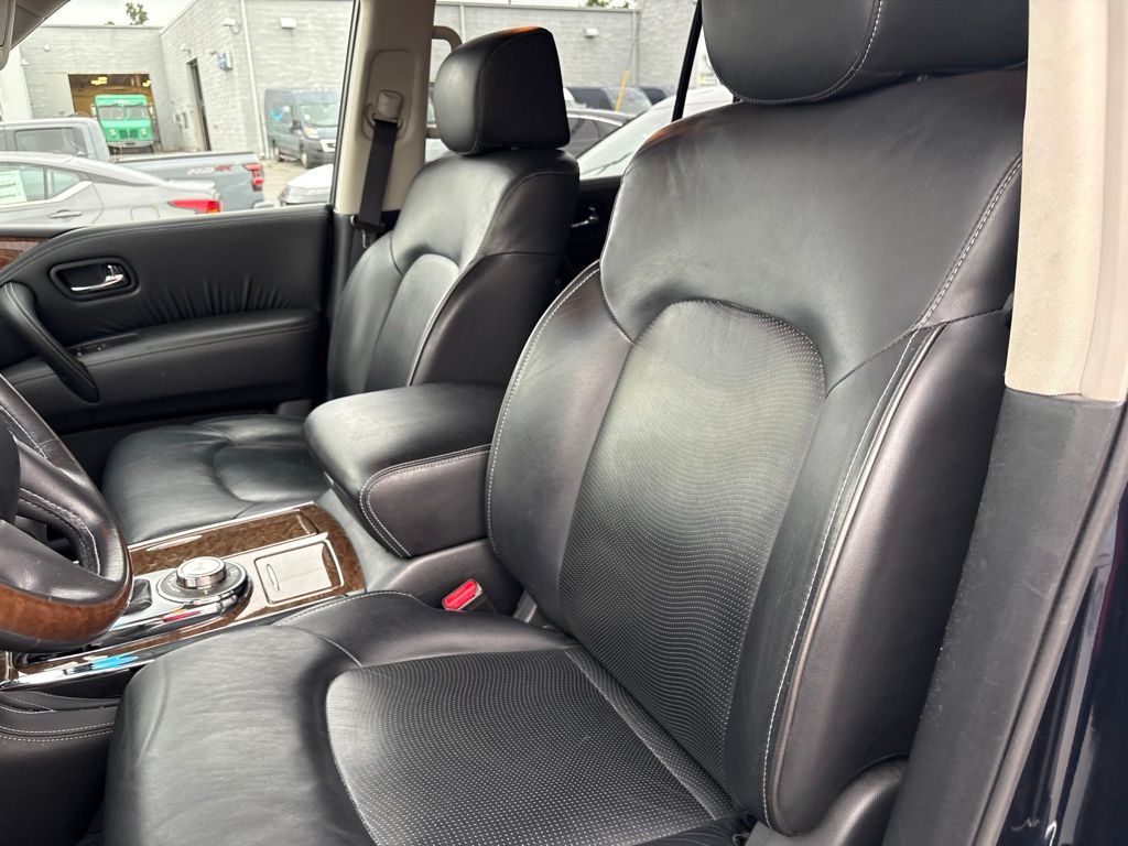 2015 INFINITI QX80 — photo 7