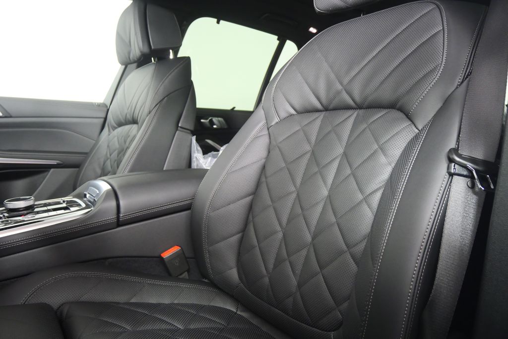 Thumbnail: 2026 BMW X5 - 11