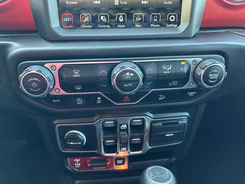 Thumbnail: 2020 Jeep Wrangler - 25