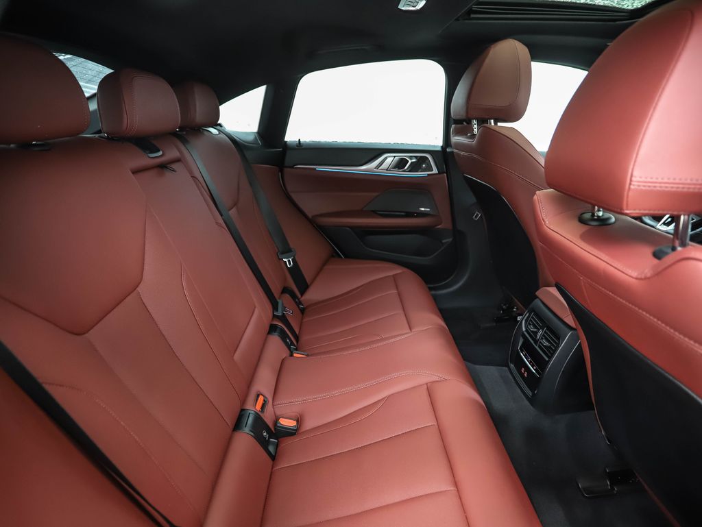 Thumbnail: 2025 BMW i4 - 27