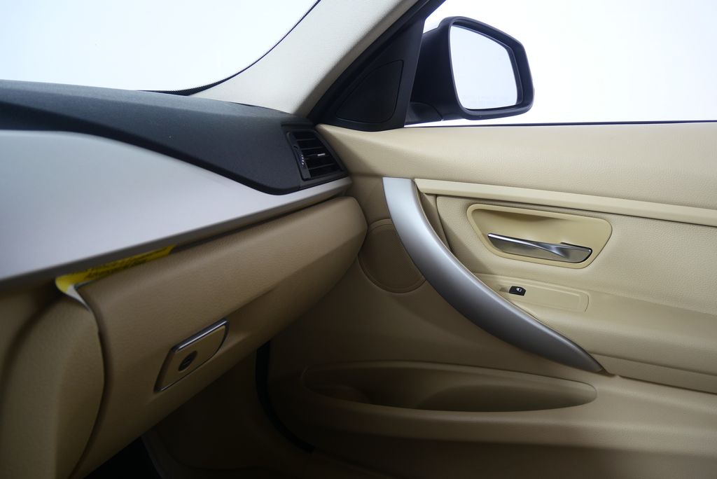 2015 BMW 3 Series 320i 27