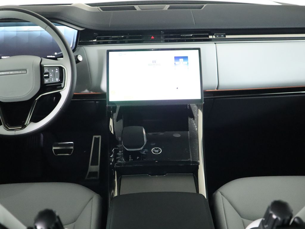 Thumbnail: 2025 Land Rover Range Rover Sport - 15