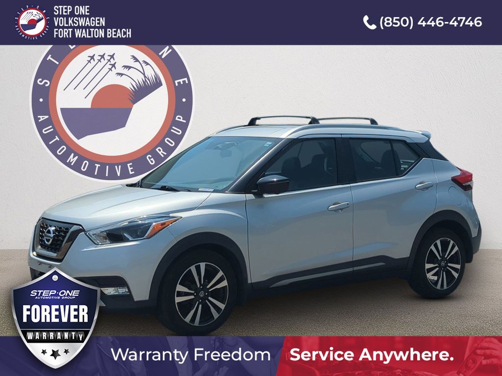 Brilliant Silver Metallic 2019 Nissan Kicks SUV / Crossover Front-Wheel Drive Continuously Variable Transmission