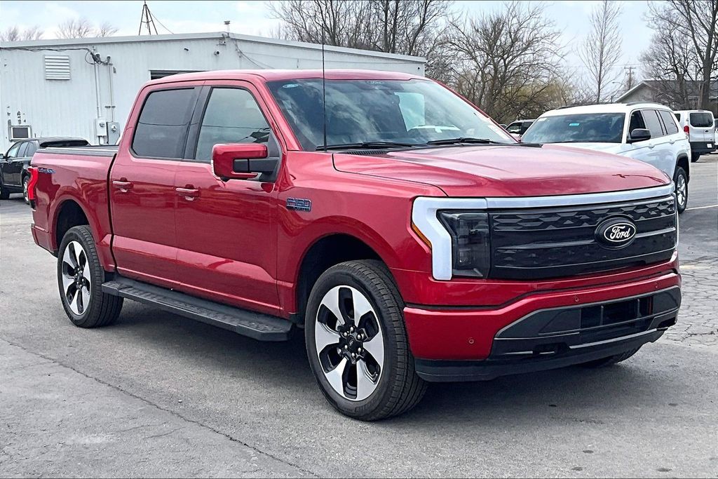 2025 Ford F-150 Lightning Platinum SuperCrew AWD