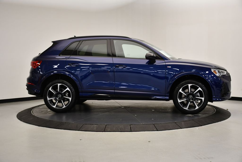 Thumbnail: 2025 Audi Q3 - 6