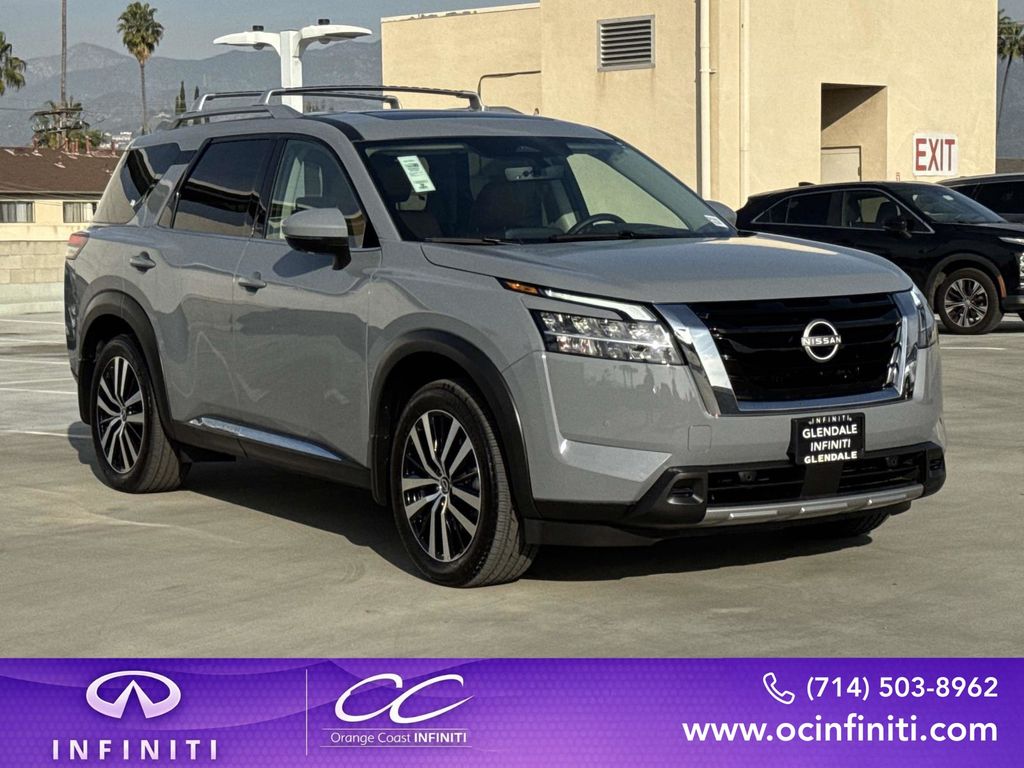 2024 Nissan Pathfinder Platinum FWD