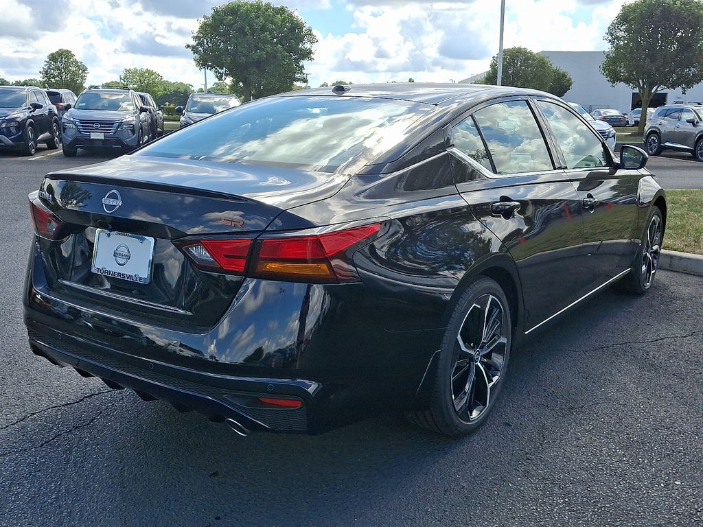Thumbnail: 2025 Nissan Altima - 4