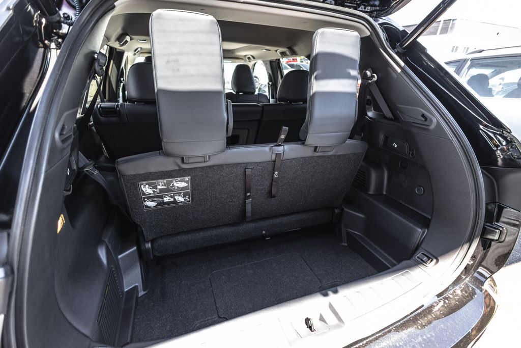 2026 Mitsubishi Outlander SE thumbnail 34