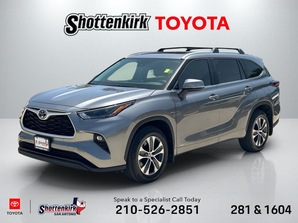 2026 Toyota Highlander Hybrid XLE AWD's photo