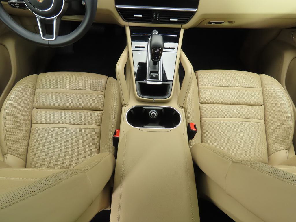 Thumbnail: 2023 Porsche Cayenne - 17