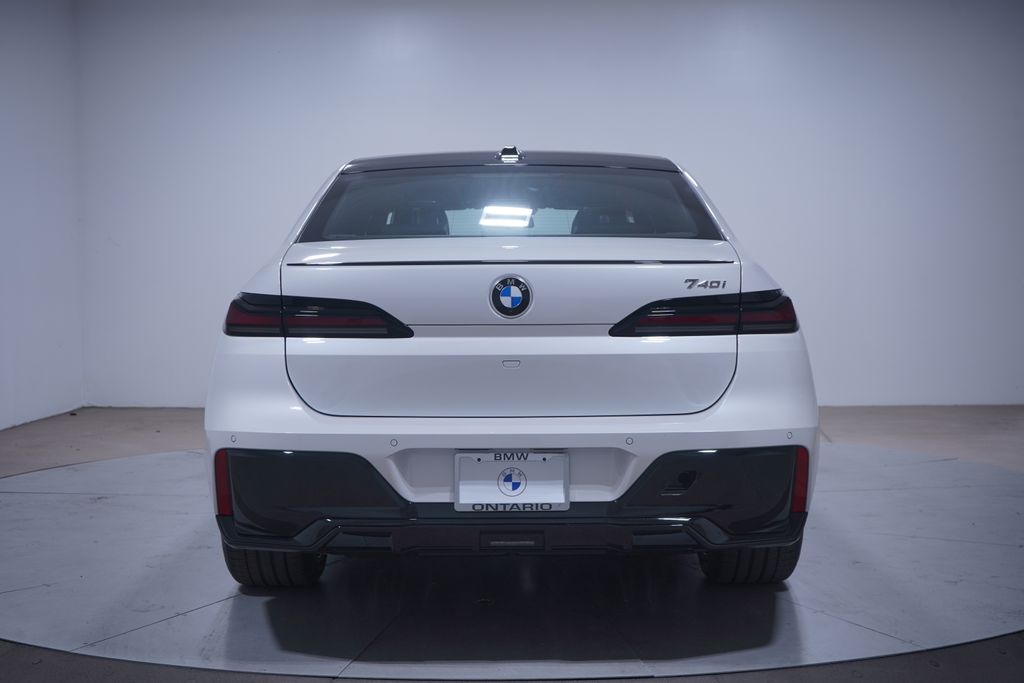 2025 BMW 7 Series 740i 5