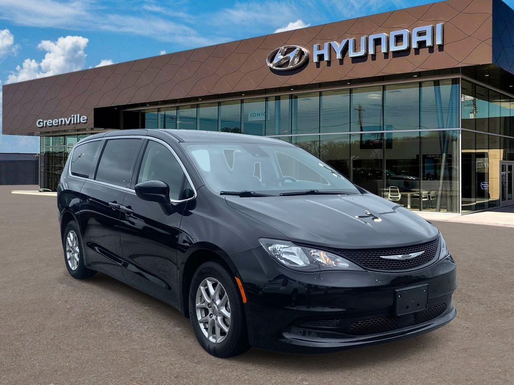 Brilliant Black Crystal Pearlcoat 2023 Chrysler Voyager LX FWD Minivan Front-Wheel Drive 9-Speed Automatic