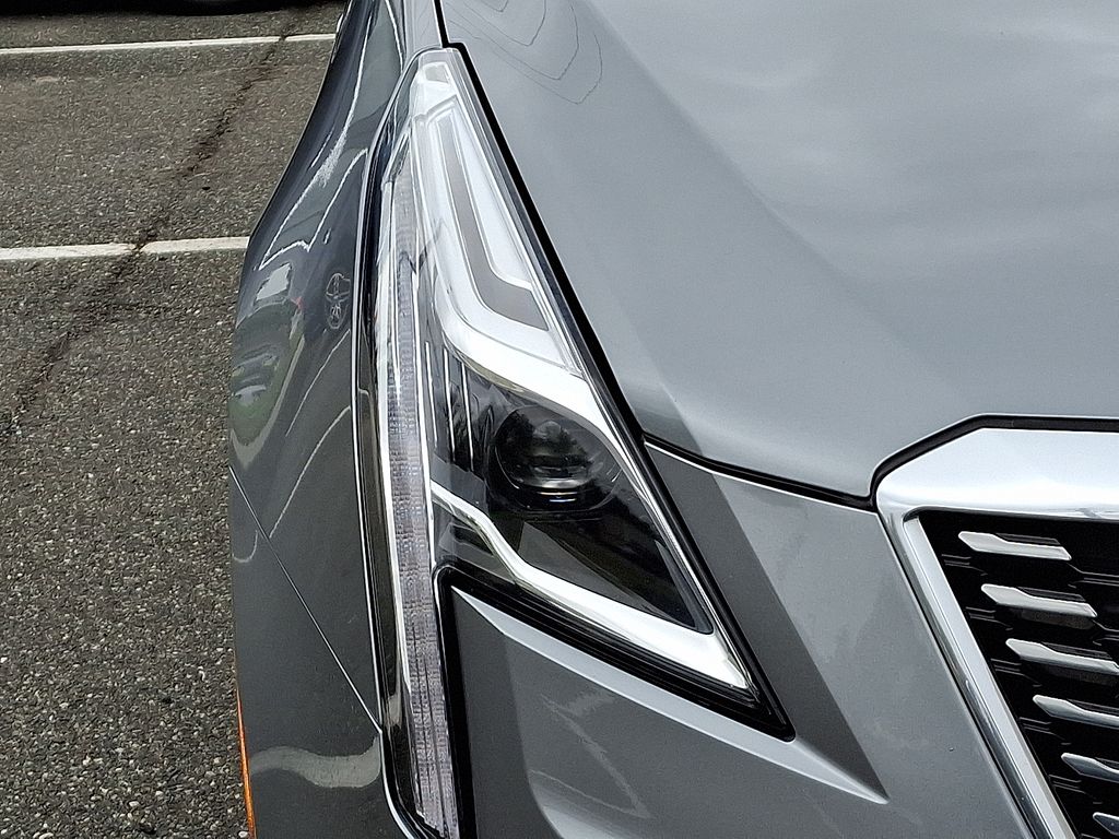 Thumbnail: 2023 Cadillac XT5 - 9