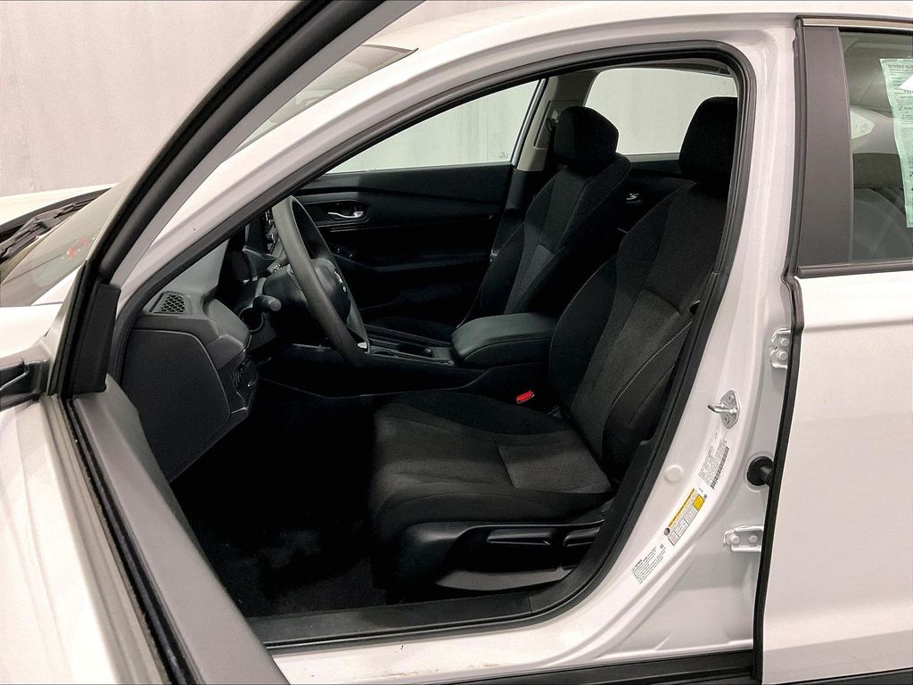 2025 Honda Accord — photo 10
