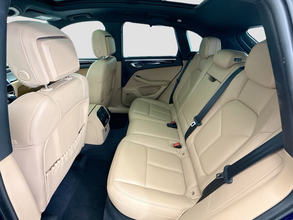 Thumbnail: 2024 Porsche Macan - 18