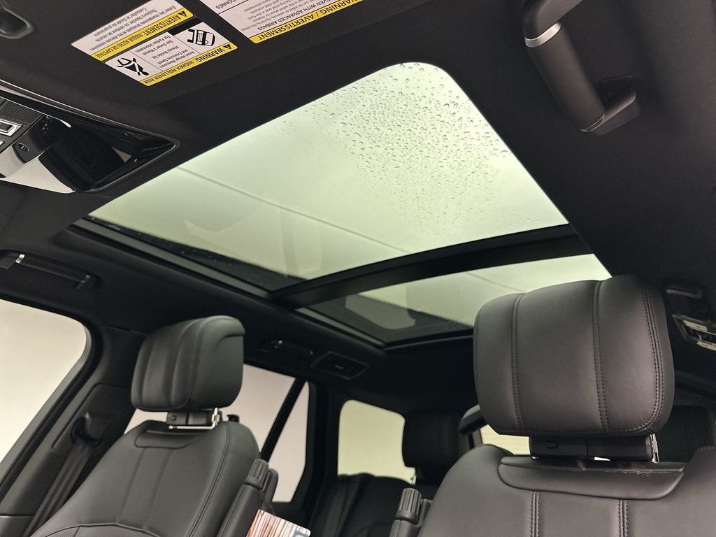 Thumbnail: 2019 Land Rover Range Rover - 16